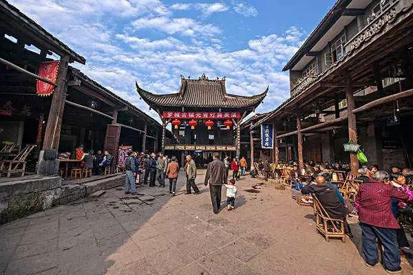 【我向两会提个问】建议贵阳优化社区基层工作方案